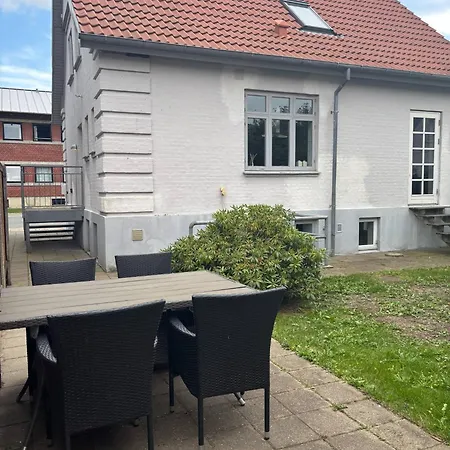 Hus Naer Billund Med Spabad, Have, Grill Og Privat Carport