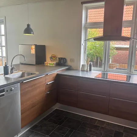 Appartement Hus Naer Billund Med Spabad, Have, Grill Og Privat Carport
