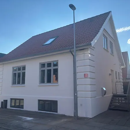 Hus Naer Billund Med Spabad, Have, Grill Og Privat Carport Appartement *